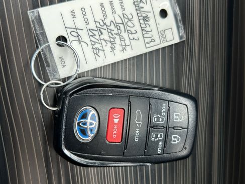 Certified 2023 Toyota Sienna Platinum AWD/4WD image 35