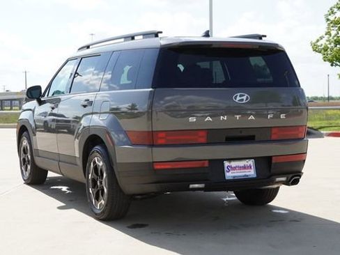 Used 2026 Hyundai Santa Fe SEL FWD image 7