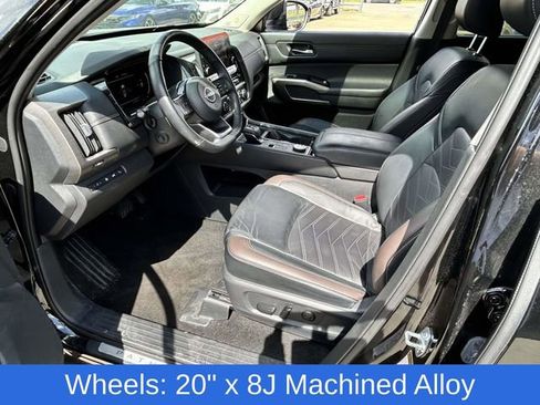 Used 2024 Nissan Pathfinder Platinum AWD/4WD image 13