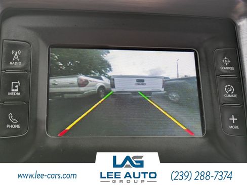 Used 2015 Dodge Challenger R/T RWD image 24