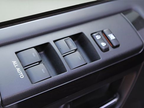 Certified 2024 Toyota 4Runner TRD Off-Road Premium w/ Off Road Premium Plus Package AWD/4WD image 18