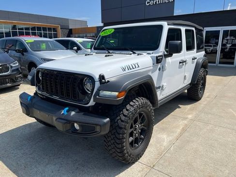 Used 2024 Jeep Wrangler Unlimited AWD/4WD image 3
