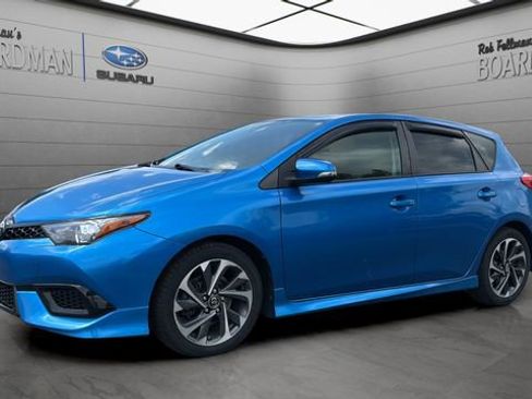 Used 2018 Toyota Corolla iM w/ Carpet Mat Package (TMS) FWD image 10