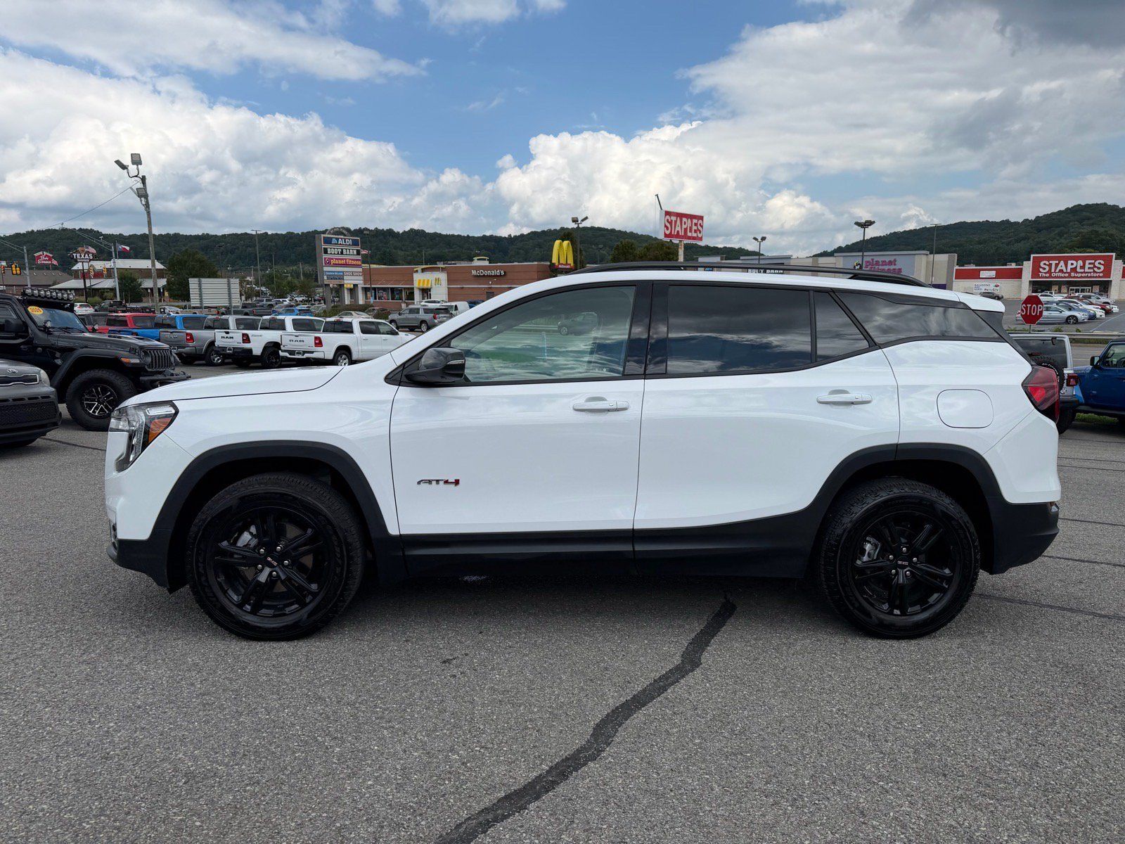 Used 2024 GMC Terrain AT4 w/ Tech Package AWD/4WD image 3