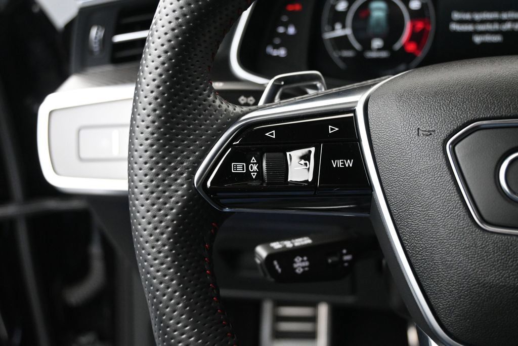 Used 2021 Audi RS 6 AWD/4WD image 31