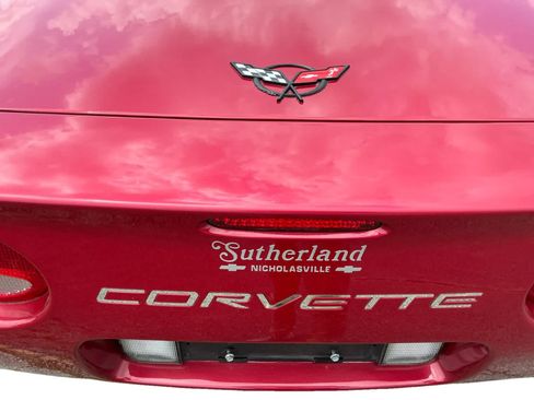 Used 2002 Chevrolet Corvette Convertible w/ Preferred Equipment Group2 RWD image 19