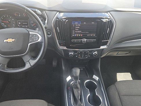 Used 2023 Chevrolet Traverse LT FWD image 9