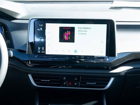 New 2026 Volkswagen Atlas Cross Sport SEL R-Line image 30