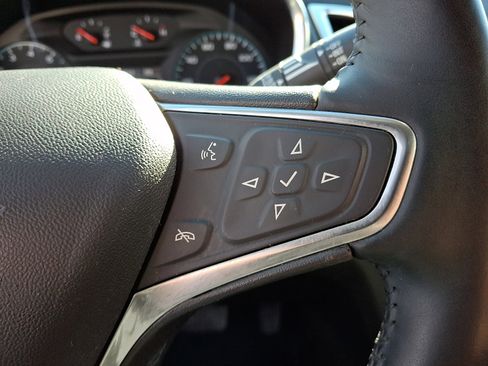 Used 2018 Chevrolet Equinox LT image 23