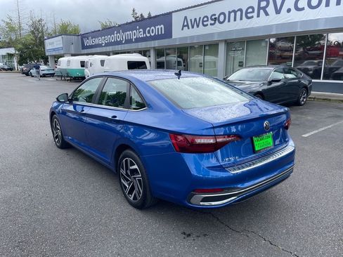 Certified 2023 Volkswagen Jetta SEL FWD image 9
