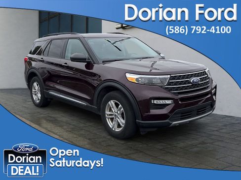 Certified 2023 Ford Explorer XLT w/ Equipment Group 202A AWD/4WD image 1