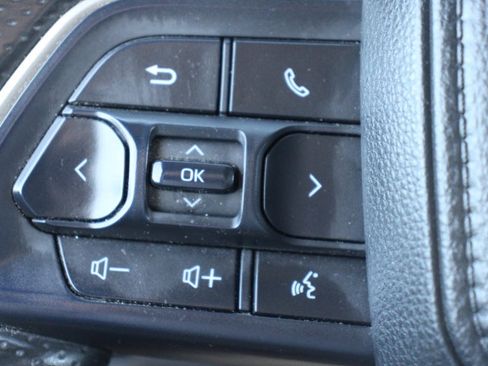 Certified 2025 Toyota 4Runner SR5 AWD/4WD image 26