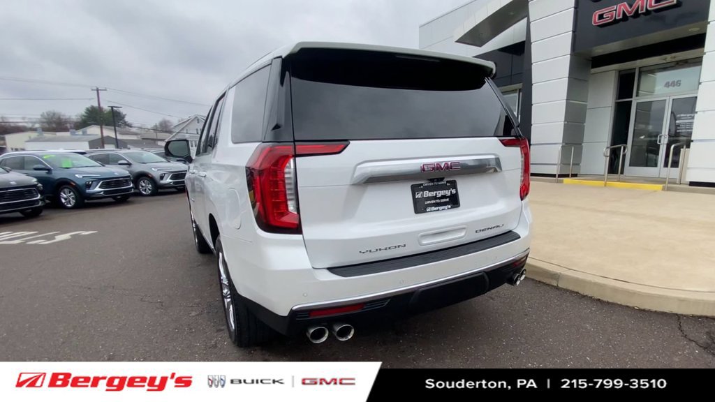 Used 2021 GMC Yukon Denali w/ Denali Premium Package AWD/4WD image 9