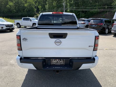 Used 2023 Nissan Frontier SV w/ SV Convenience Package RWD image 3