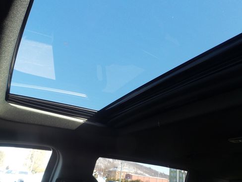 Used 2026 Chevrolet Silverado 1500 High Country w/ Technology Package image 15