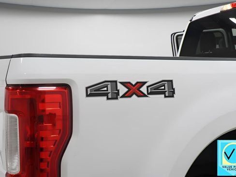 Used 2019 Ford F250 XLT image 32