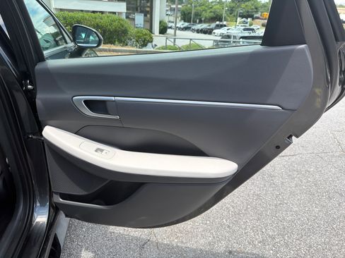 Used 2025 Hyundai Sonata SEL FWD image 17