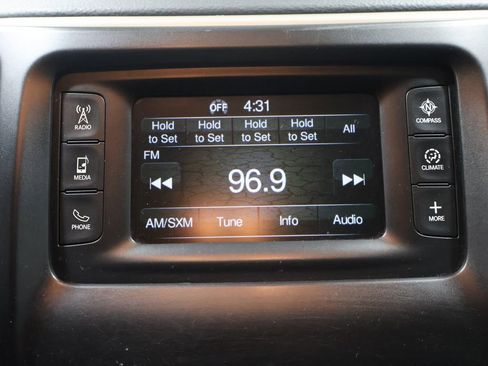 Used 2018 Jeep Cherokee Latitude w/ Cold Weather Group image 27