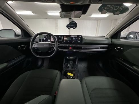 Used 2025 Kia K4 EX image 19