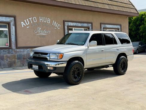 Used 2002 Toyota 4Runner SR5 image 1