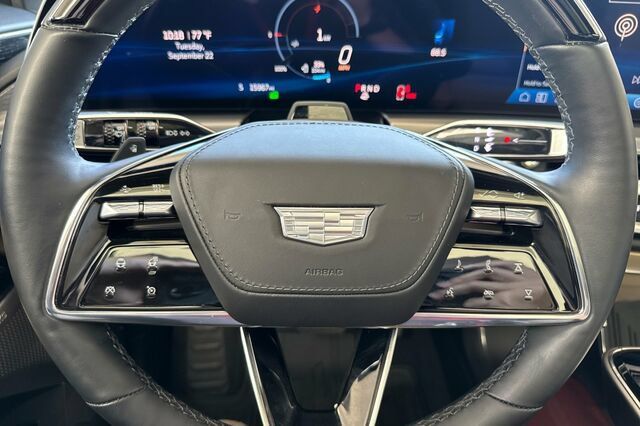 Certified 2024 Cadillac Lyriq Luxury w/ Nappa Leather Package AWD/4WD image 23