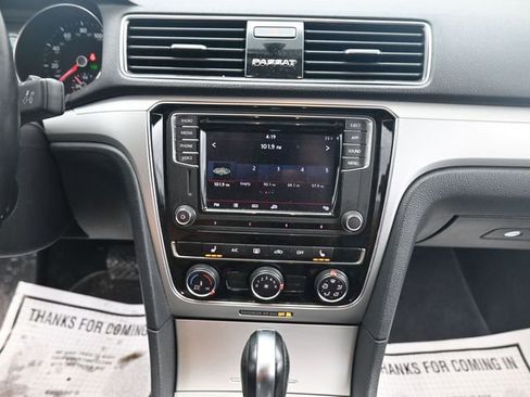 Used 2019 Volkswagen Passat 2.0T Wolfsburg image 18