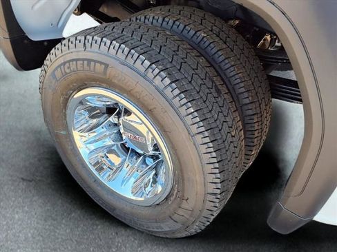 New 2026 GMC Sierra 3500 SLE w/ SLE Value Package image 27