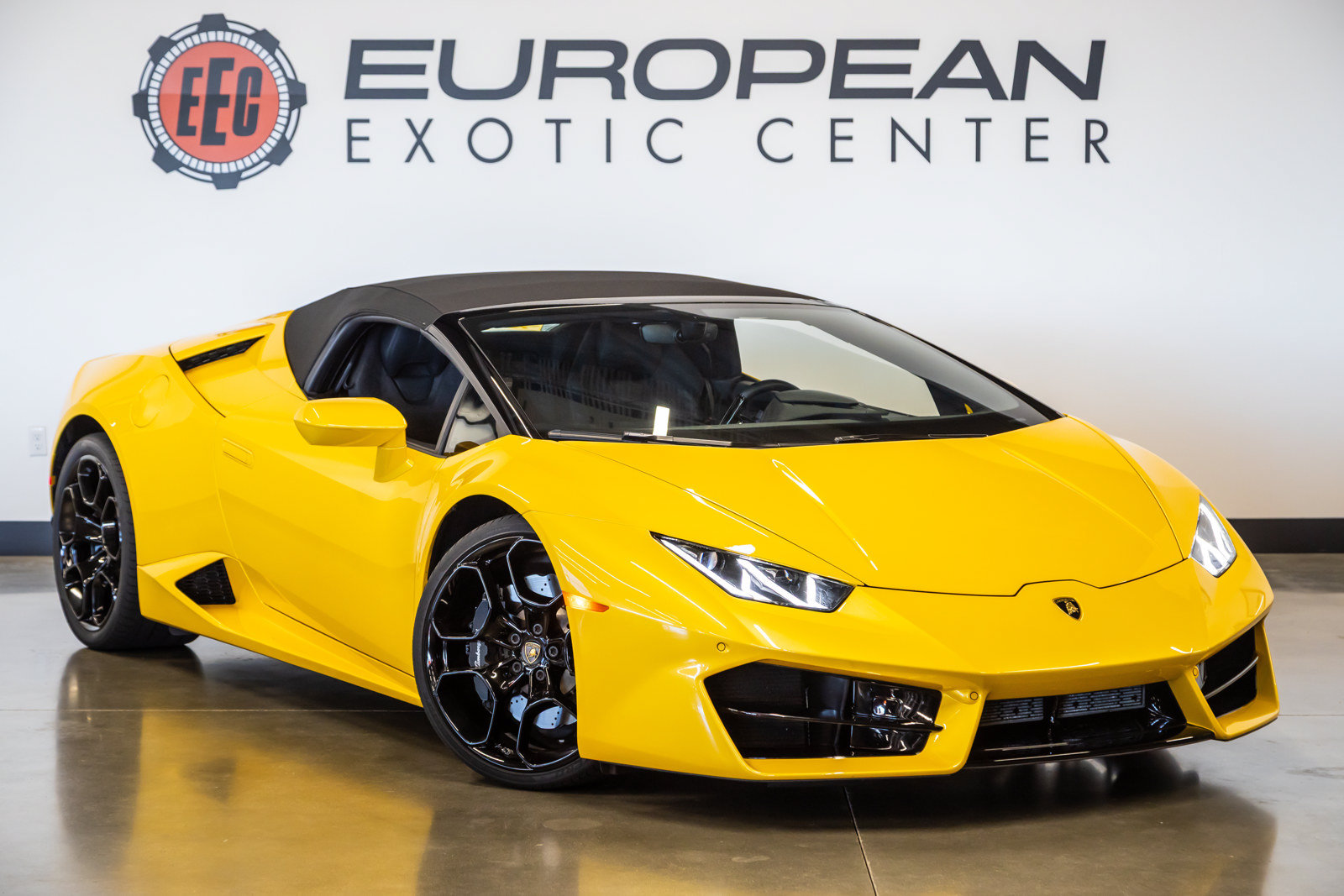 Used 2018 Lamborghini Huracan LP 580-2 RWD image 3