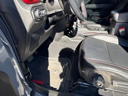 Used 2021 Jeep Gladiator Rubicon AWD/4WD image 13