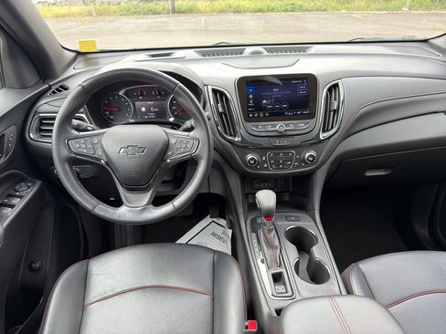 Used 2022 Chevrolet Equinox RS w/ RS Leather Package AWD/4WD image 17