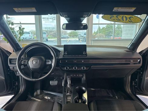 Used 2025 Honda Civic Sport image 17