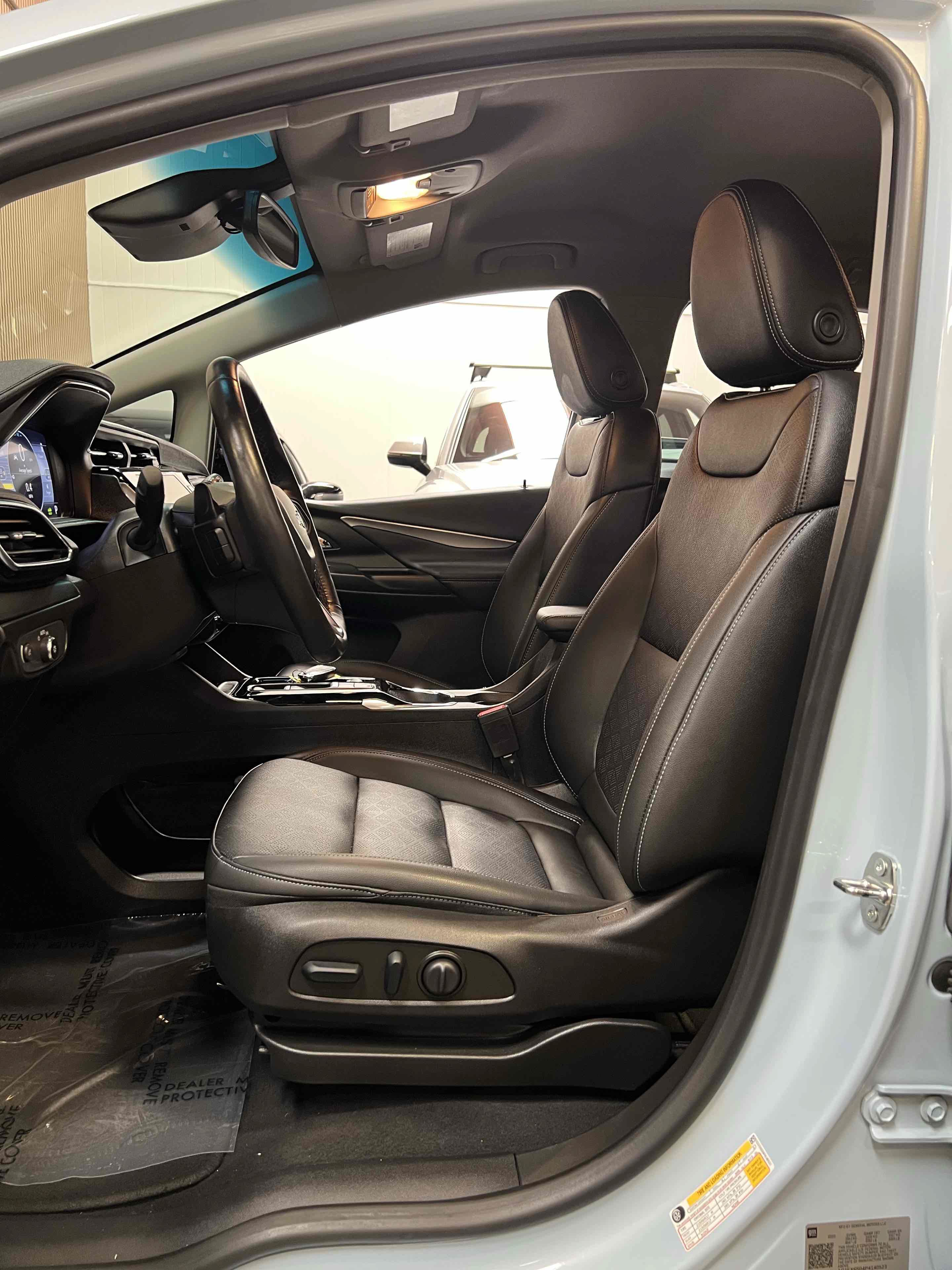 Used 2023 Chevrolet Bolt LT w/ Infotainment Package FWD image 37
