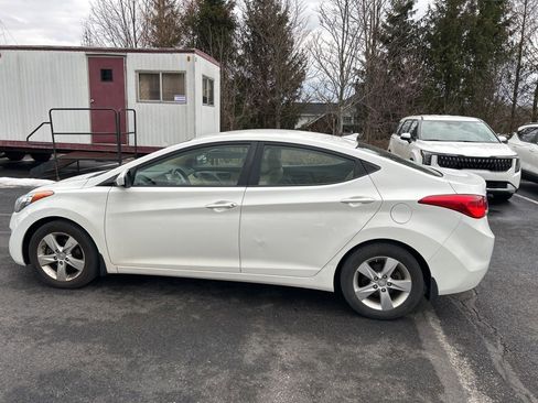 Used 2013 Hyundai Elantra GLS w/ Preferred Pkg image 4