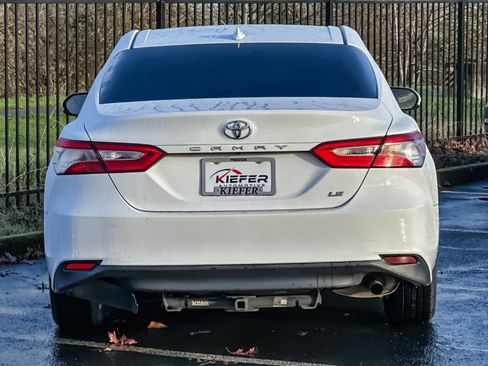 Used 2019 Toyota Camry LE image 5