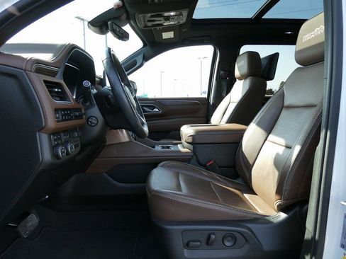 Certified 2024 Chevrolet Suburban High Country w/ Advanced Technology Package image 27