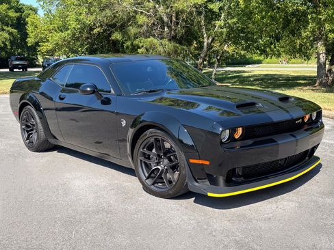 Used 2023 Dodge Challenger SRT Hellcat RWD image 1