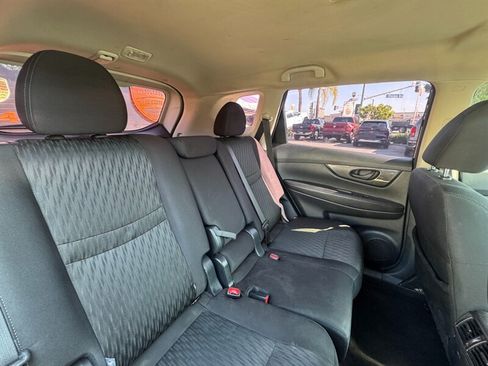 Used 2020 Nissan Rogue S FWD image 40