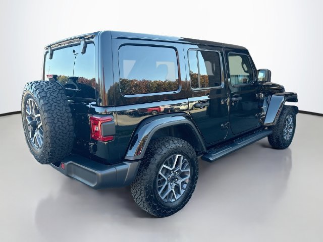 Used 2024 Jeep Wrangler Unlimited Sahara AWD/4WD image 7