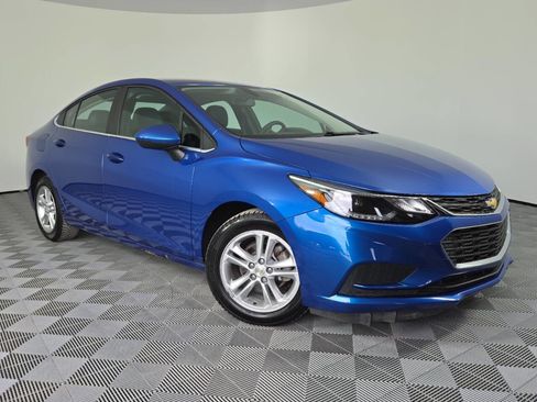 Used 2016 Chevrolet Cruze LT w/ Convenience Package FWD image 1