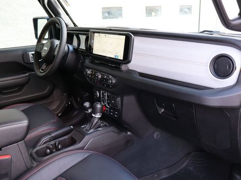 Used 2024 Jeep Wrangler Willys image 41
