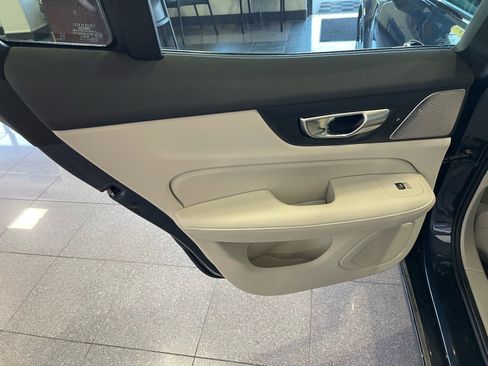 Used 2025 Volvo S60 T8 Ultra w/ Climate Package image 27