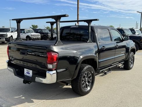 Used 2022 Toyota Tacoma SR5 AWD/4WD image 5