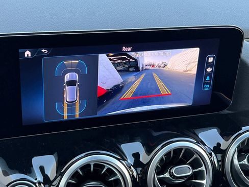 Used 2025 Mercedes-Benz GLA 250 4MATIC image 21