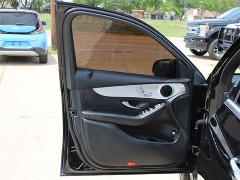Used 2022 Mercedes-Benz GLC 300 image 12