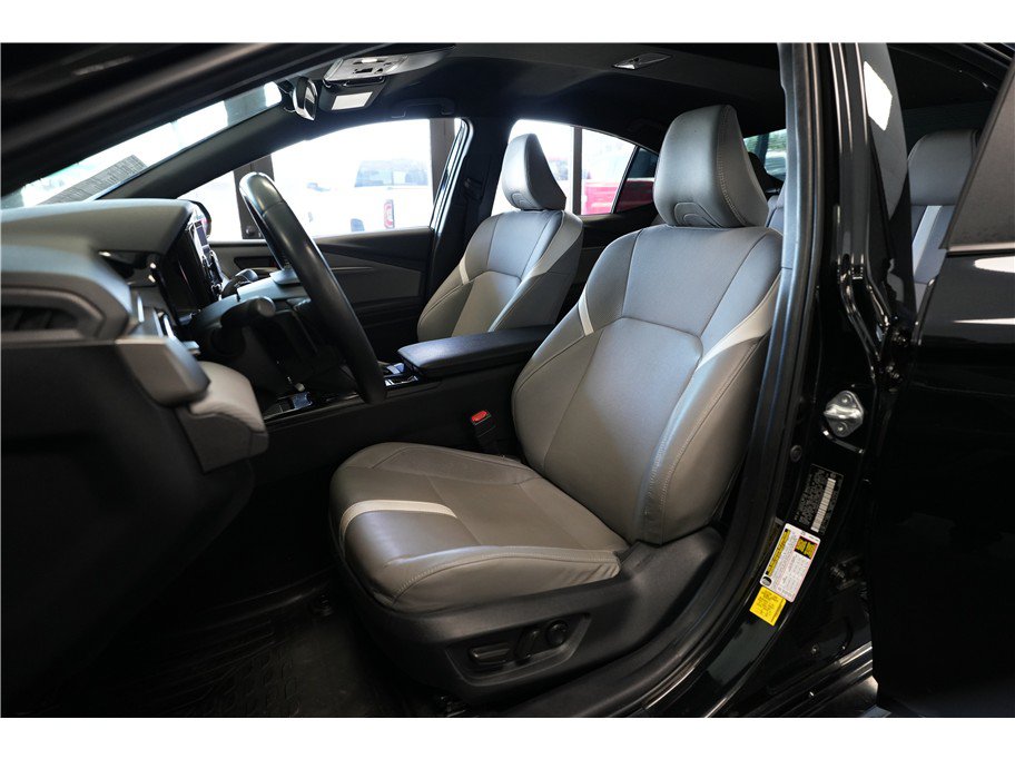 Used 2025 Toyota Camry SE FWD image 11