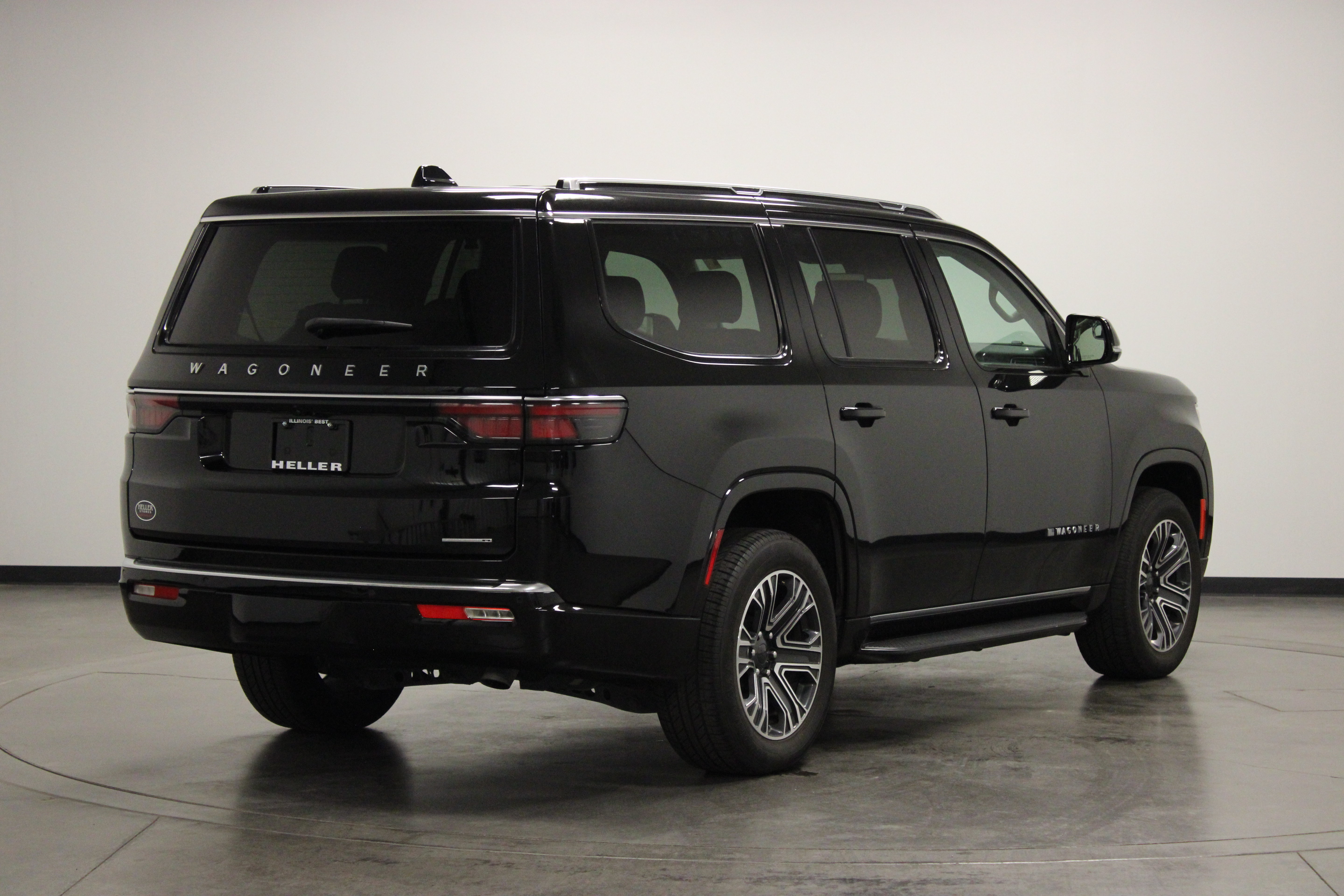Used 2024 Jeep Wagoneer Series II AWD/4WD image 8