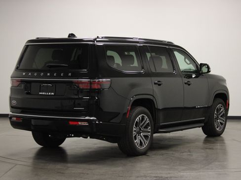 Used 2024 Jeep Wagoneer Series II AWD/4WD image 8