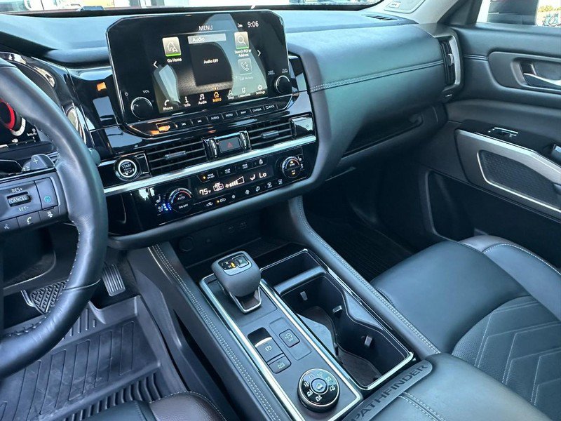 Used 2024 Nissan Pathfinder Platinum AWD/4WD image 10