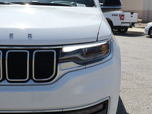 Used 2023 Jeep Wagoneer Series III w/ Rear Seat Video Group 1 AWD/4WD image 8