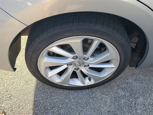 Used 2017 Acura ILX Base image 10